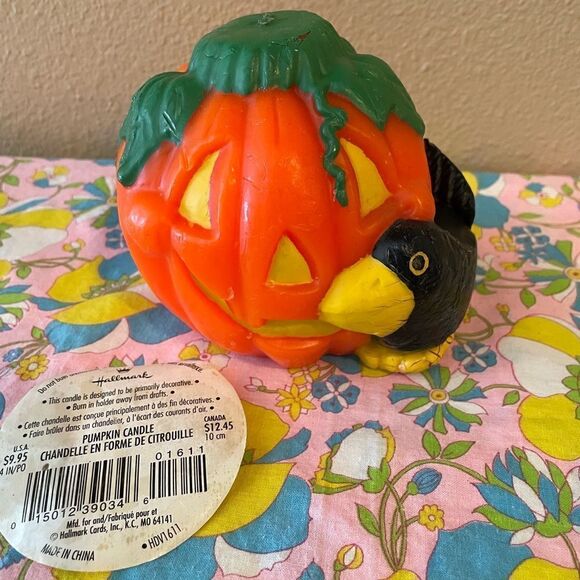 Vintage Halloween Pumpkin and Crow Hallmark Candle - Picture 1 of 15